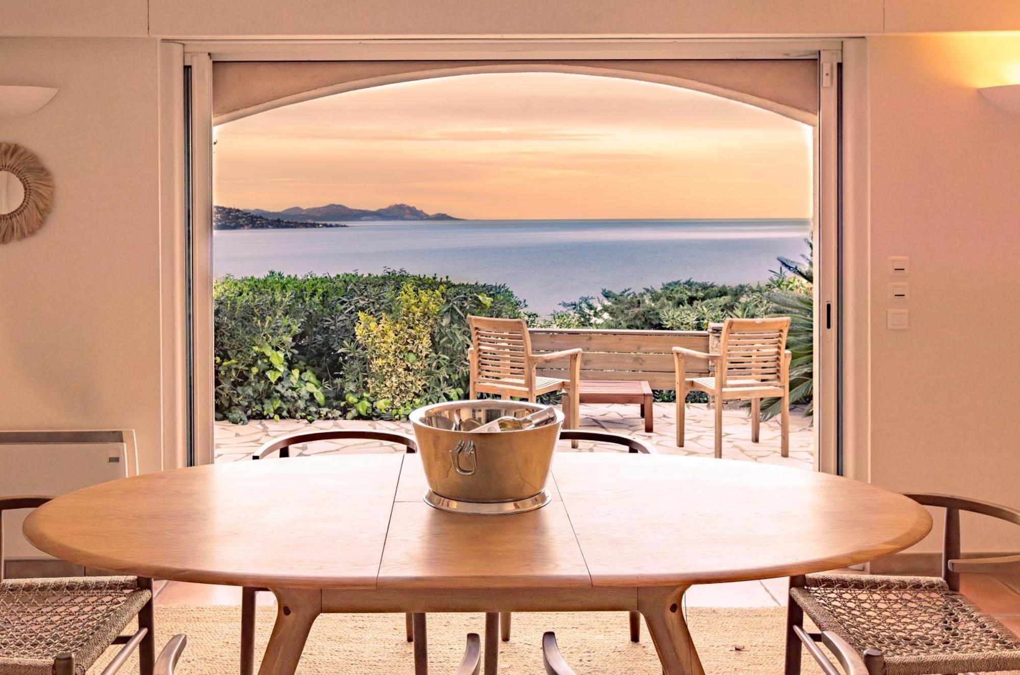 Superbe Villa, Incroyable Vue Mer, Piscine Chauffee, Climatisee 생트막시메 외부 사진